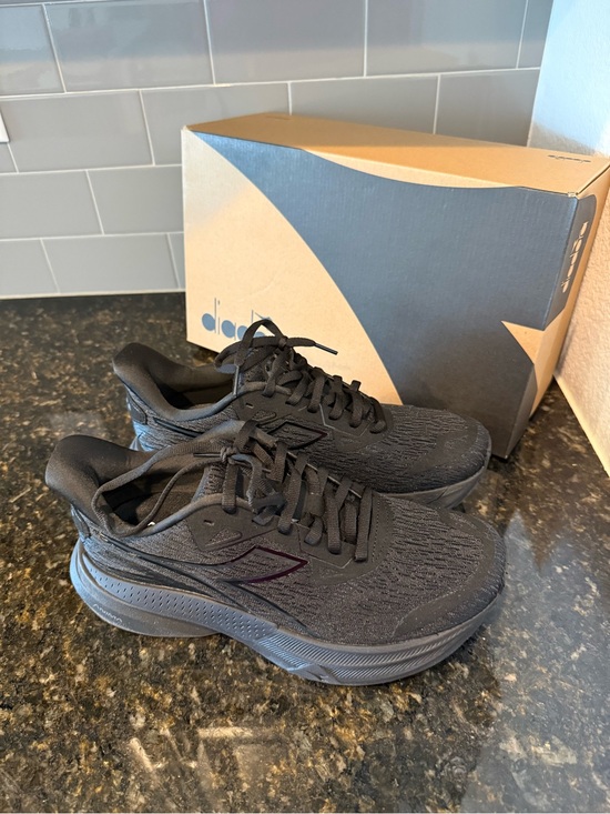 Diadora Shoes - Diadora ddattivo Nucleo 2 women’s running shoes black on black